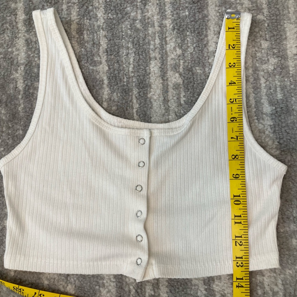 White Ribbed Button-Up Crop Top - Picture 4 of 5